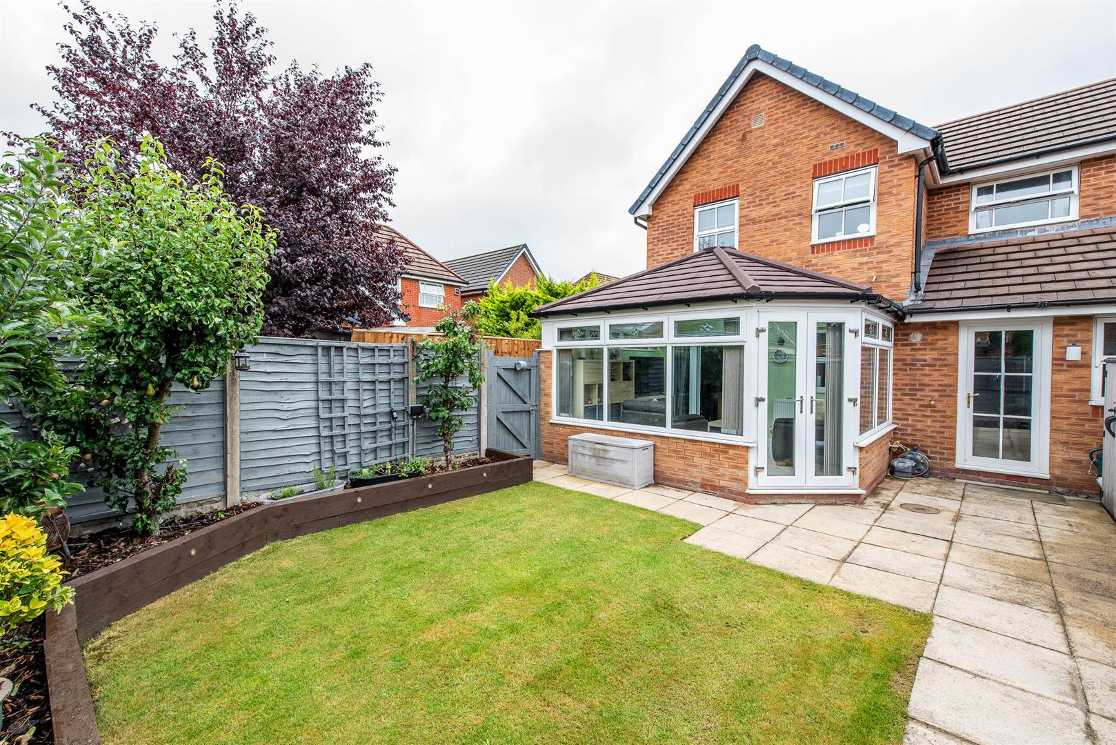 3 bed property in Birkdale Close, Chorley